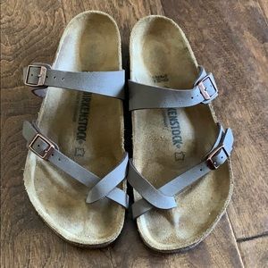 Birkenstock’s Moupe - tan brown